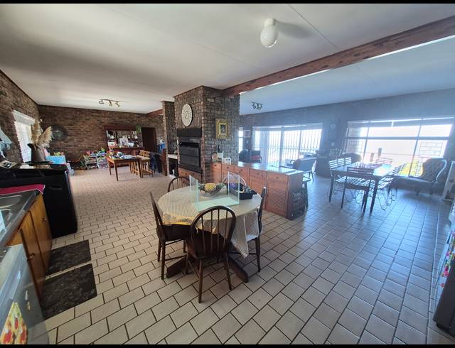 5 BEDROOM HOUSE FOR SALE IN DANA BAY